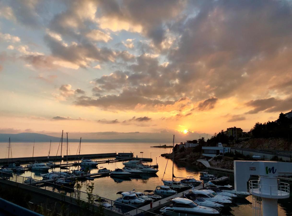Loft-Beach-Apartments Ratko Novi Vinodolski Zewnętrze zdjęcie